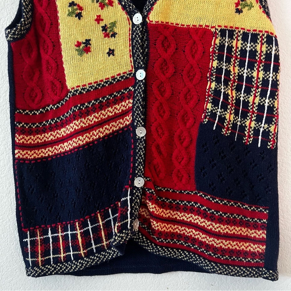 Vintage Hand Embroidered Patchwork Knit Sweater Vest Colorblock Cottagecore S/P - Picture 7 of 16